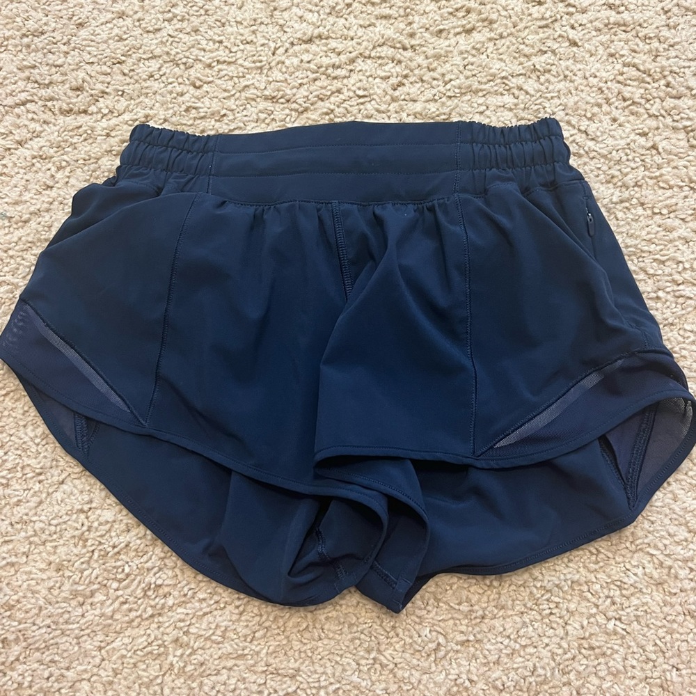 Hotty Hot 2.5” Navy shorts